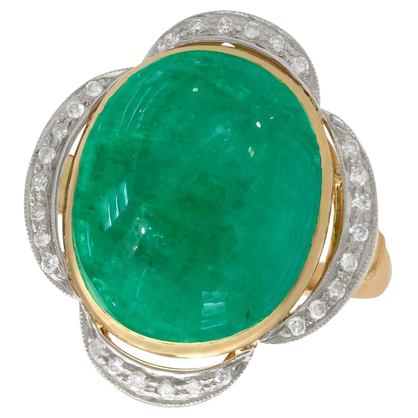 Vintage 1940s 14.5ct Cabochon Cut Emerald and Diamond Yellow Gold Cocktail Ring For Sale