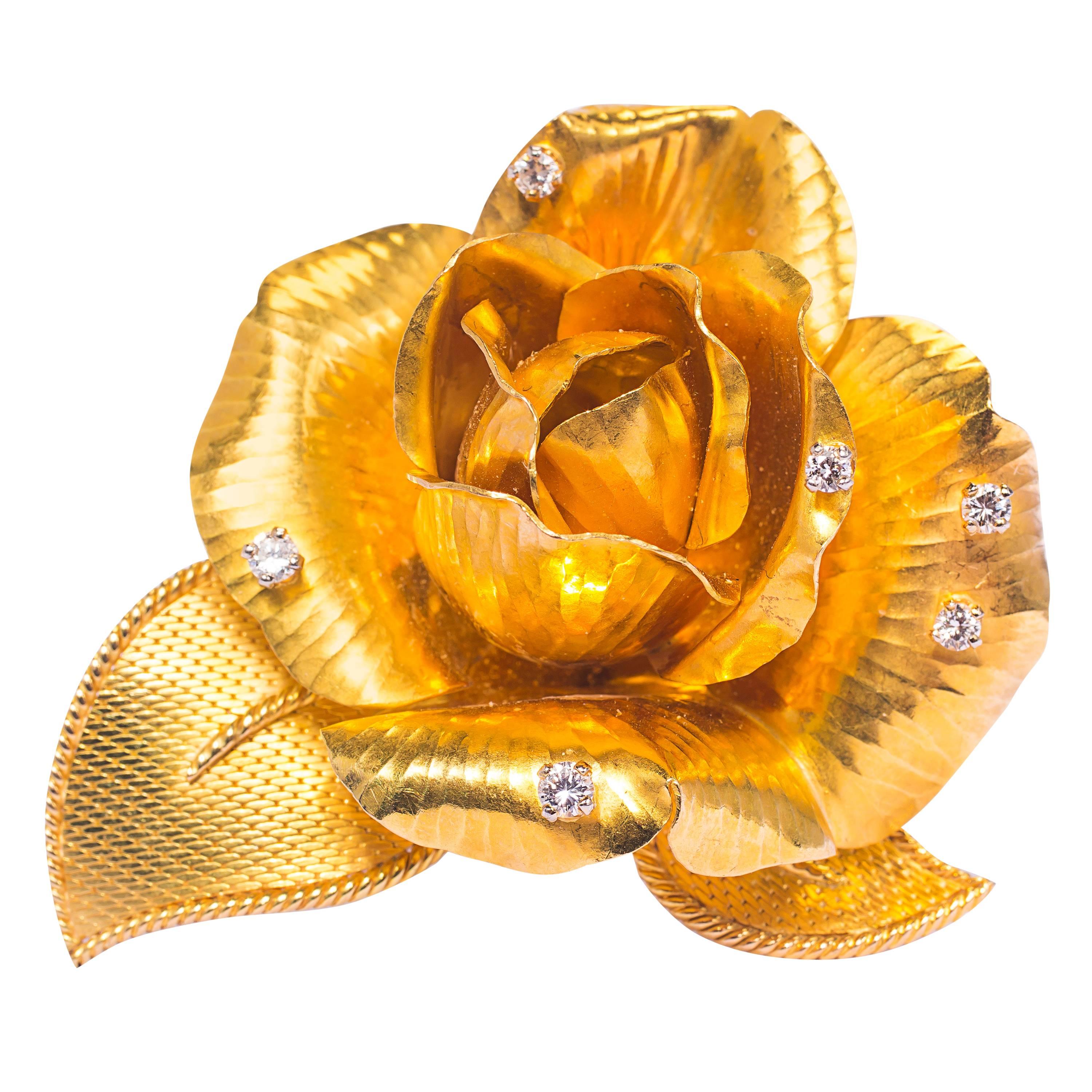 Gübelin Diamond gold flower clip brooch For Sale