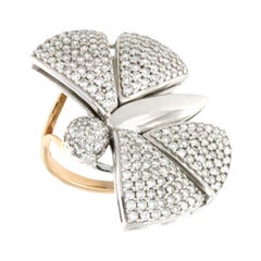 18 Karat White and Yellow Gold with White Diamond Modern Amazing Cocktail  Ring