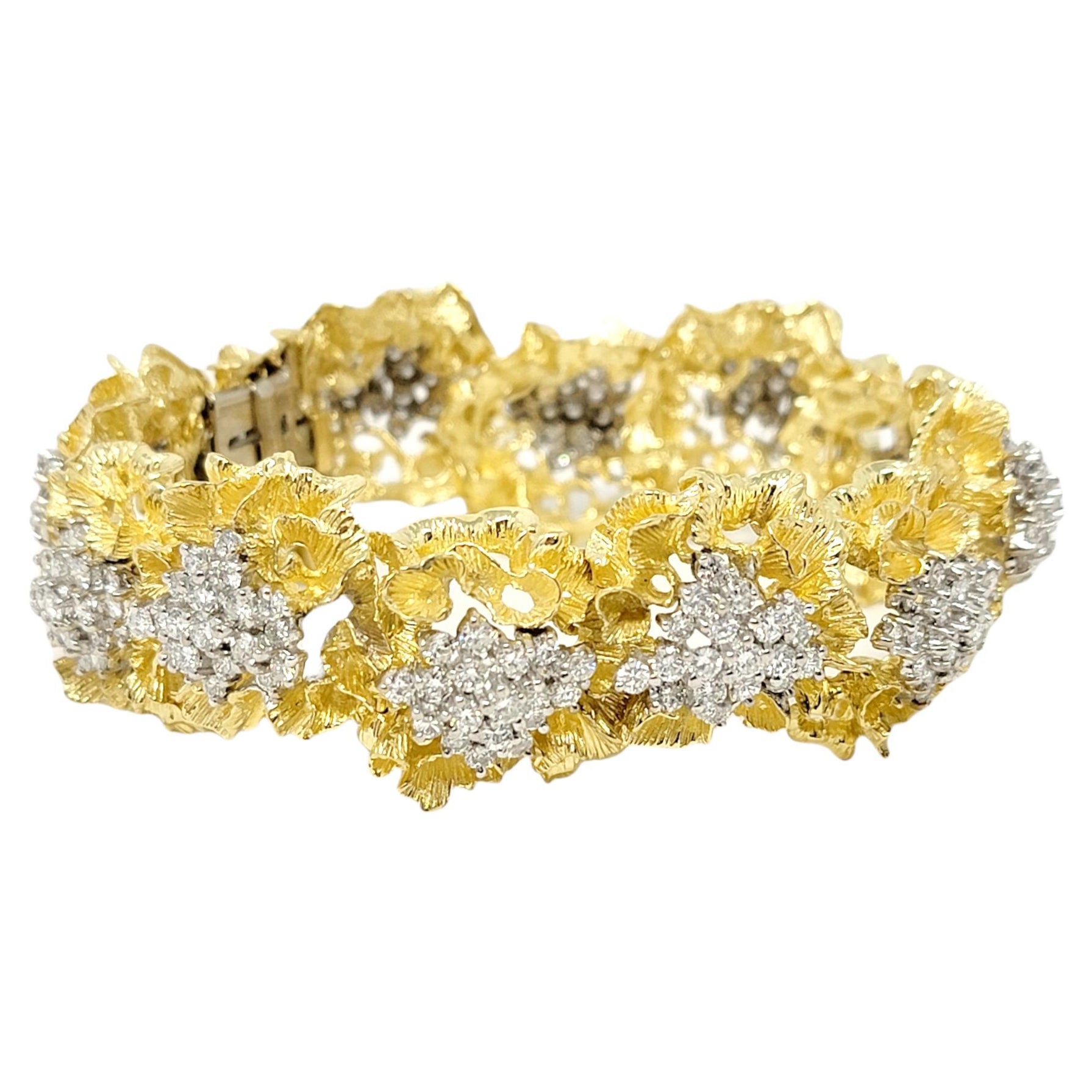 Vintage 10 Carats Flower Diamond Clusters 18 Karat Yellow Gold Links Bracelet