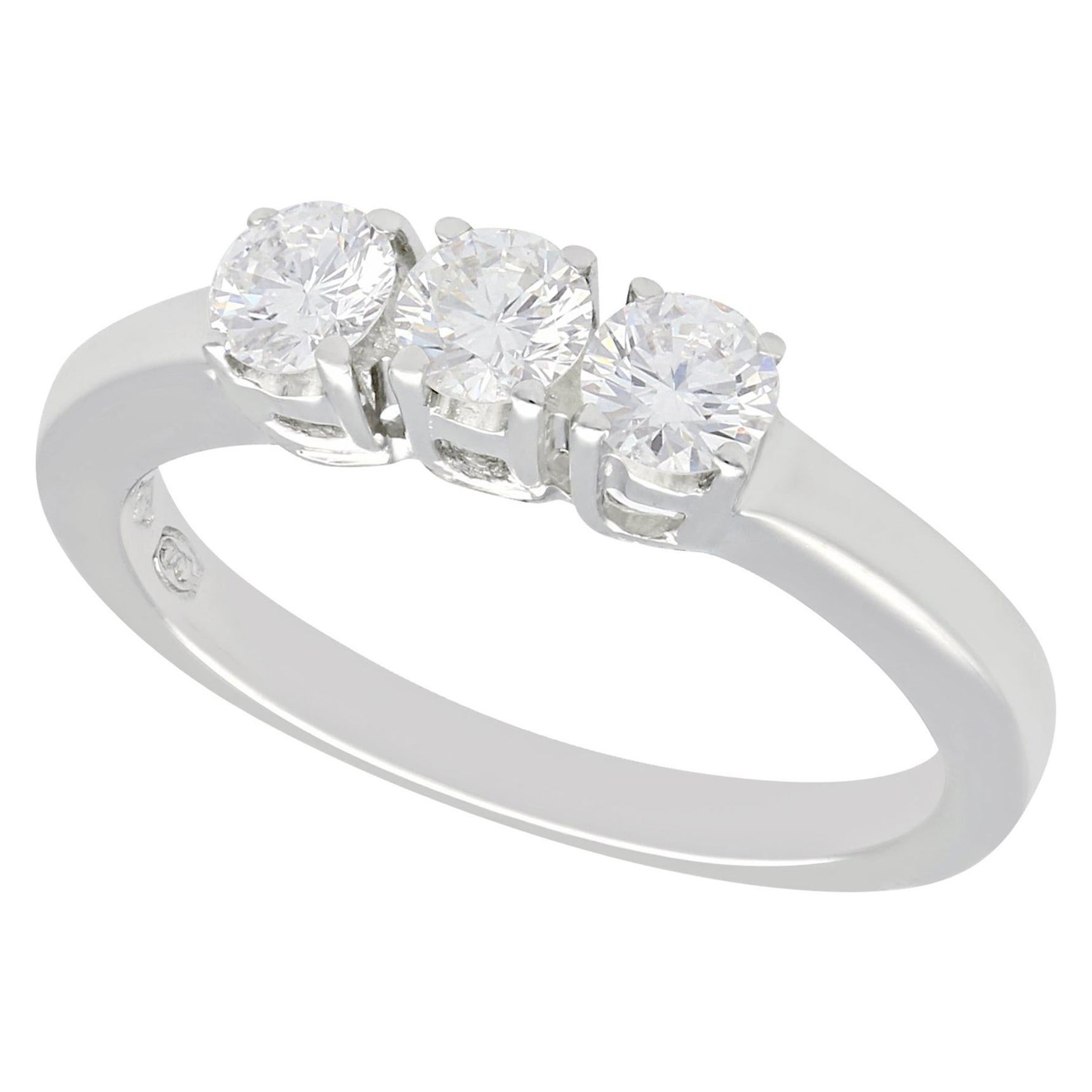 Verlobungsring aus Diamant und Weißgold mit drei Steinen, Trilogy-Diamant im Angebot