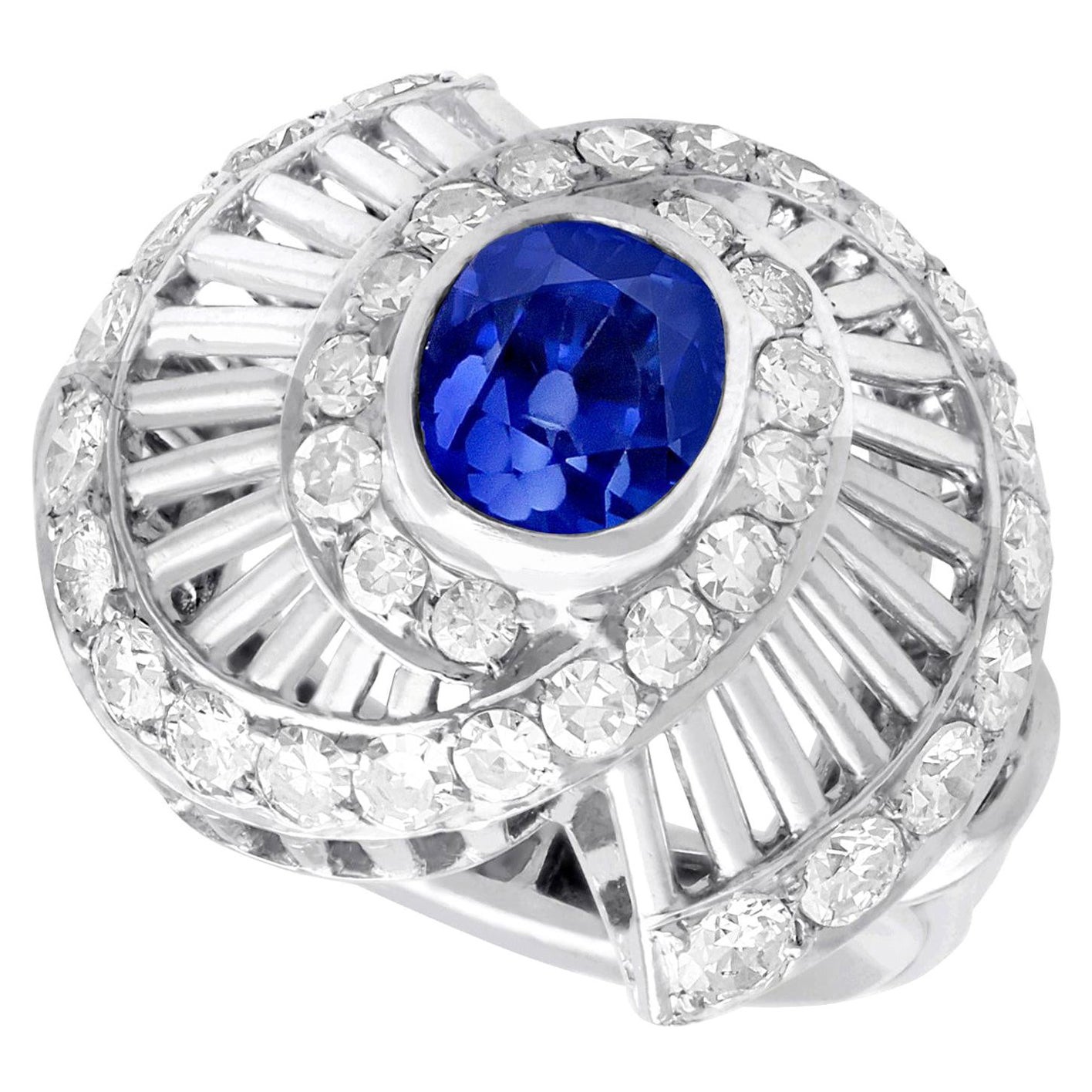 Bague habillée en platine avec saphir de Ceylan de 2,82 carats et diamants de 1,95 carat, années 1950