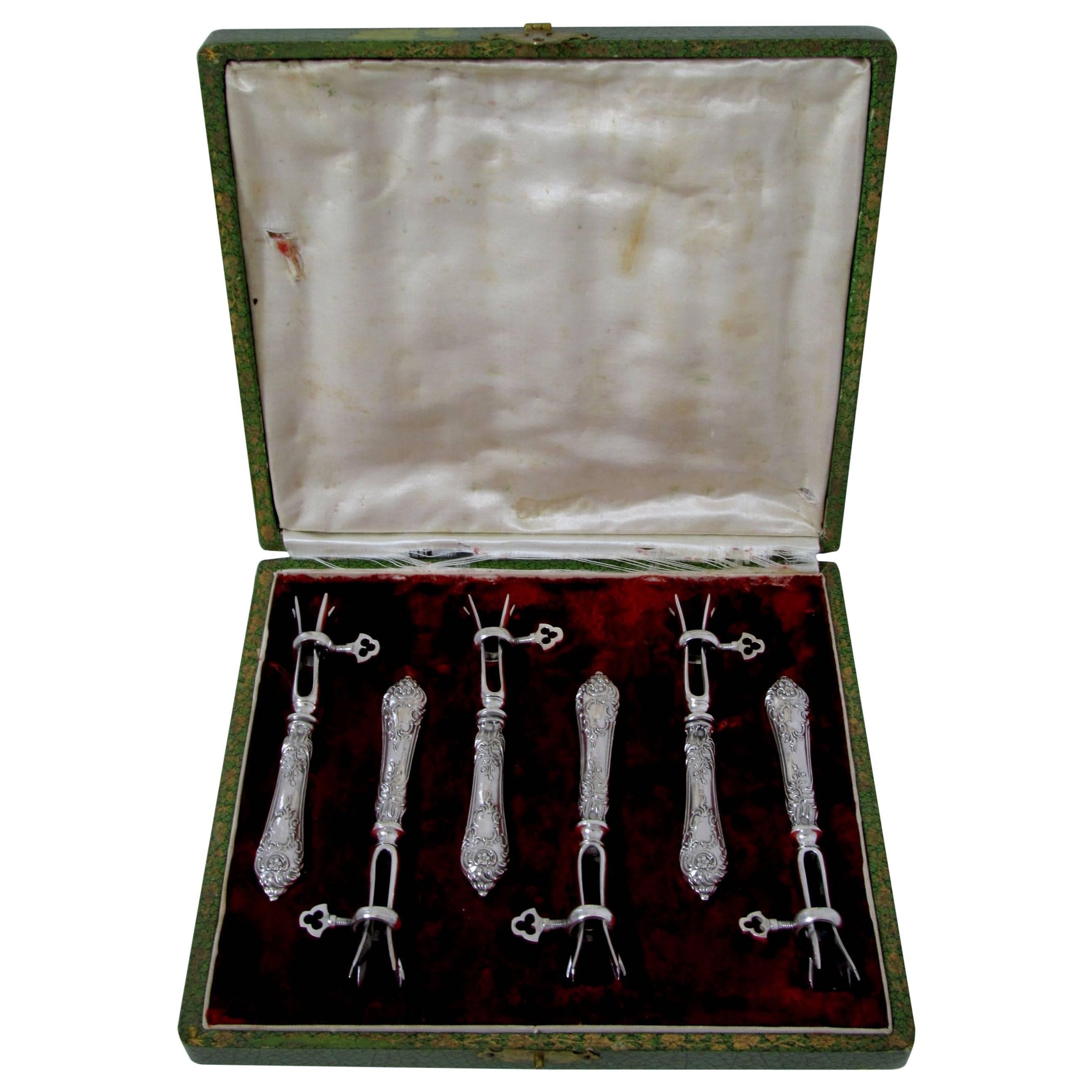 Gorgeous French Sterling Silver Cutlet Holders Set 6 pc with original box Rococo For Sale