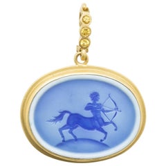 Blauer Sagittarius-Anhänger aus blauem Achat