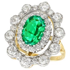 Esmeralda colombiana de 3,12 quilates y anillo cóctel de diamantes de 3,15 quilates