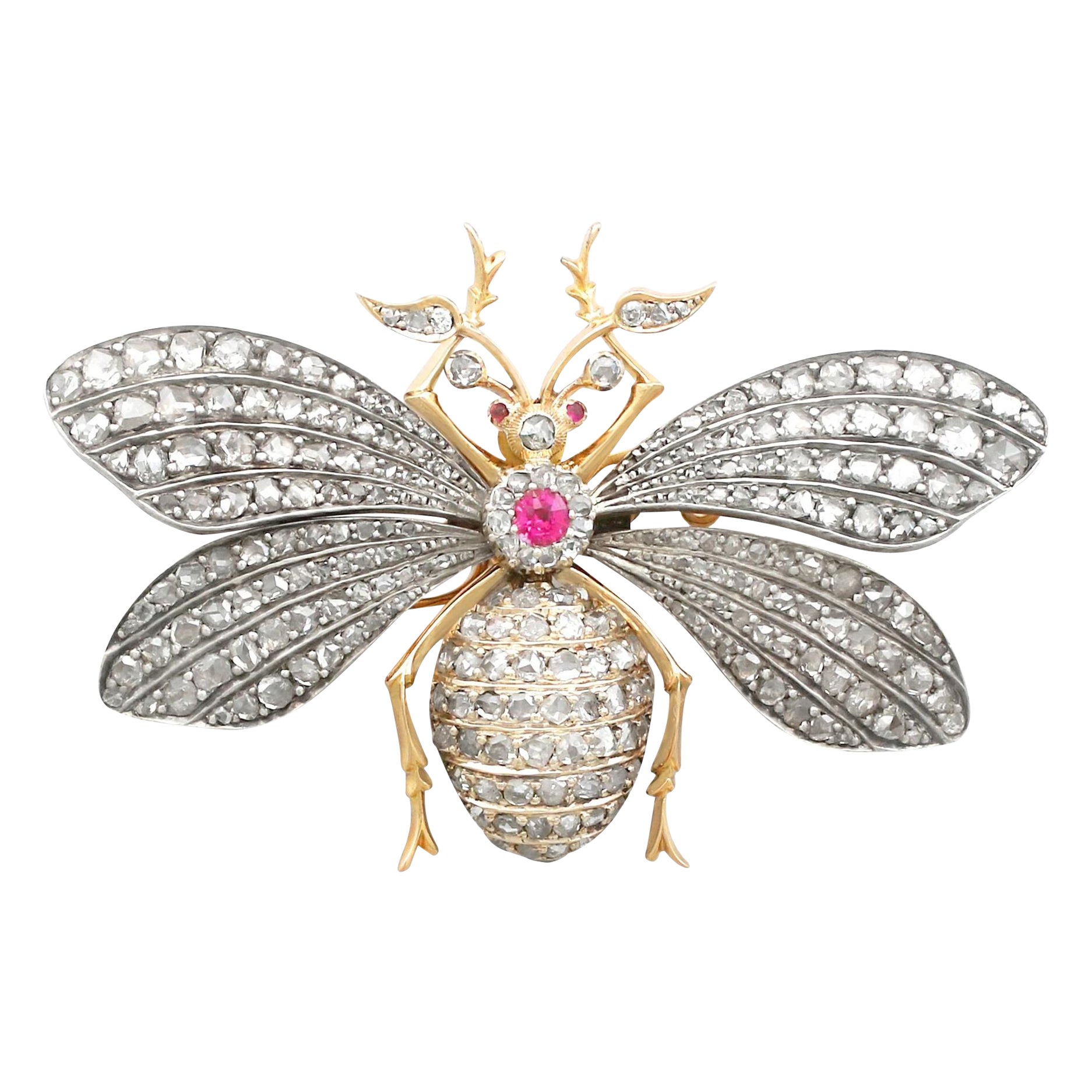 Antike viktorianische Synthetische Rubin- und 3,11 Karat Diamant-Gold-Brosche mit Insekten im Angebot