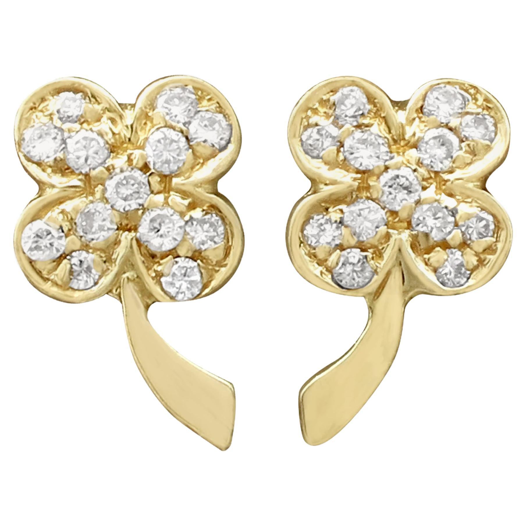 Italian Diamond and Yellow Gold Clover Earrings For Sale