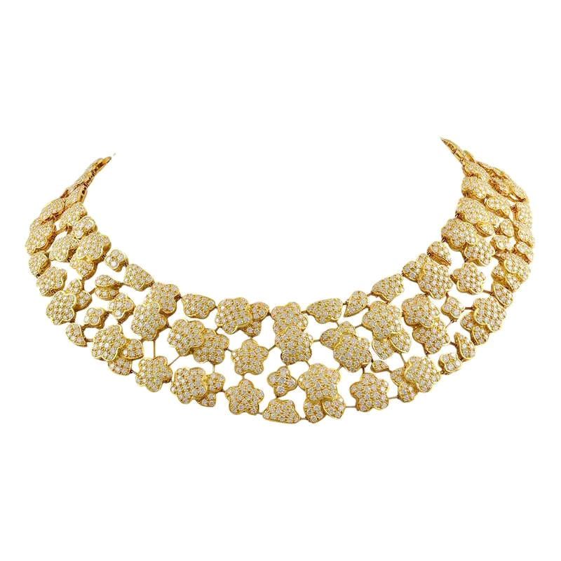 Van Cleef & Arpels Diamond Yellow Gold "Melusine" Necklace For Sale