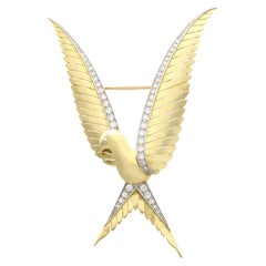 1.62 Carat Diamond and Yellow Gold Dove Brooch