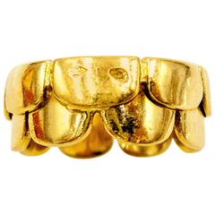 Hermes Charming Gold Scallop Motif Band Ring