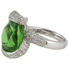 Pear-shaped Tsavorite Diamond Gold ring
