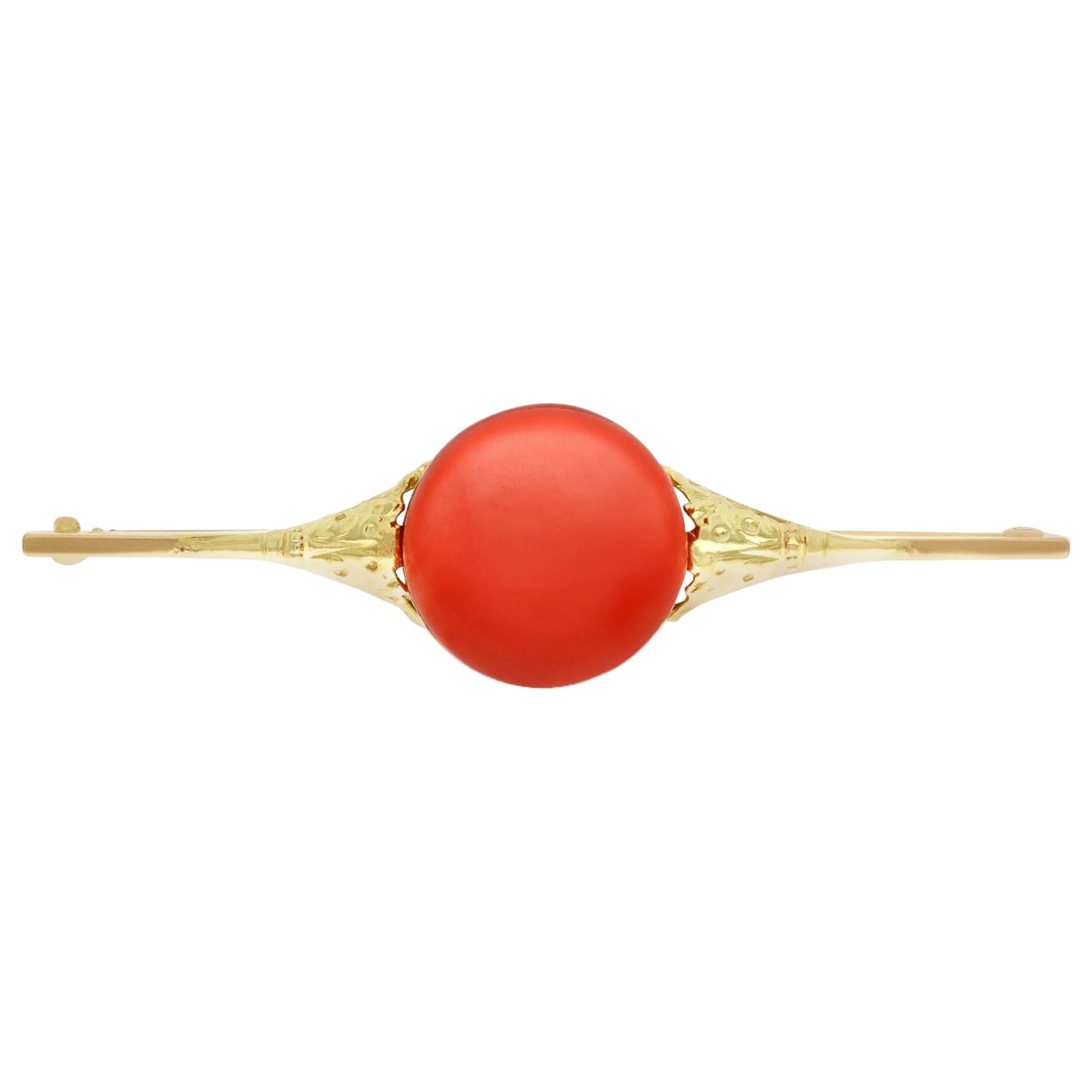 Antique German 9.51Ct Cabochon Cut Coral and Yellow Gold Bar Brooch Circa 1930 For Sale