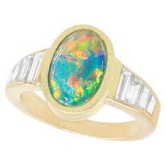 Vintage 1.40Ct Cabochon Cut Opal 1.12 Carat Diamond Yellow Gold Cocktail Ring
