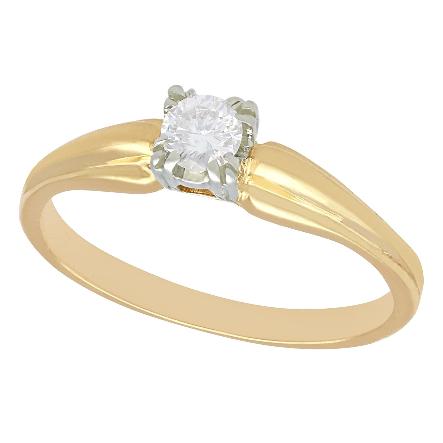 Vintage 90s Diamond and Yellow Gold Solitaire Ring For Sale