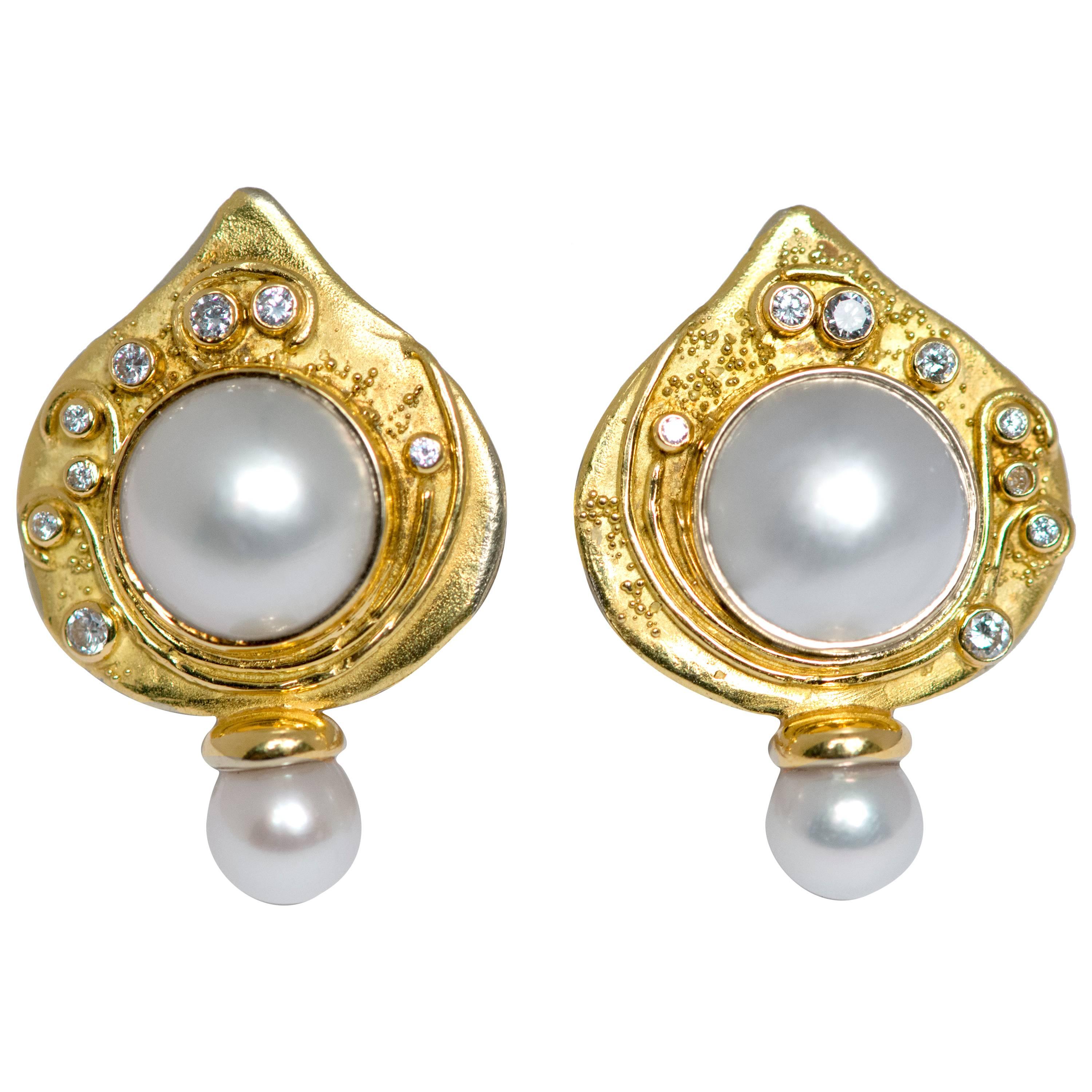 Elizabeth Gage Shiraz Pearl  Gold Earrings