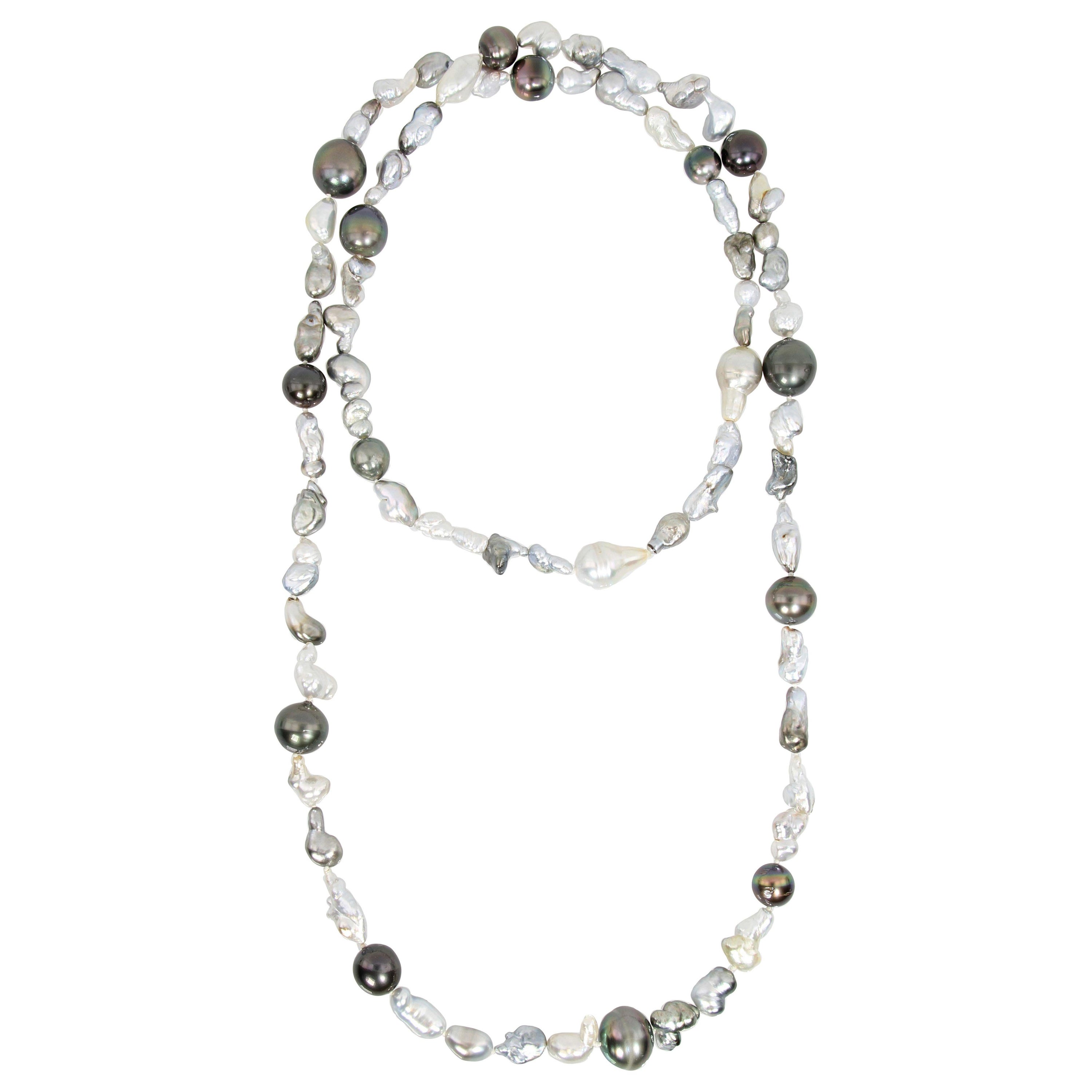 Perlenkette mit Perlen im Angebot