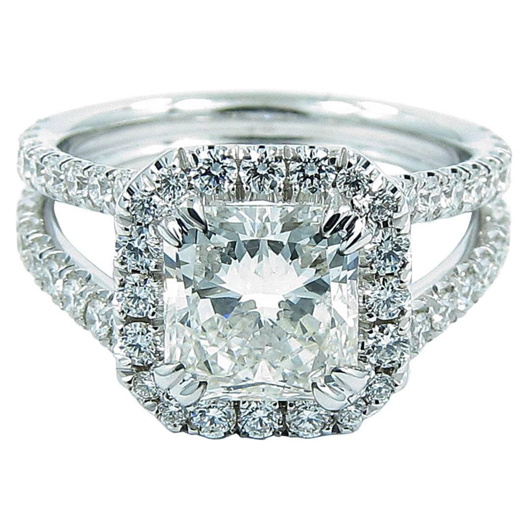 GIA Certified 2.01 Radiant Cut Diamond Engagement Ring For Sale