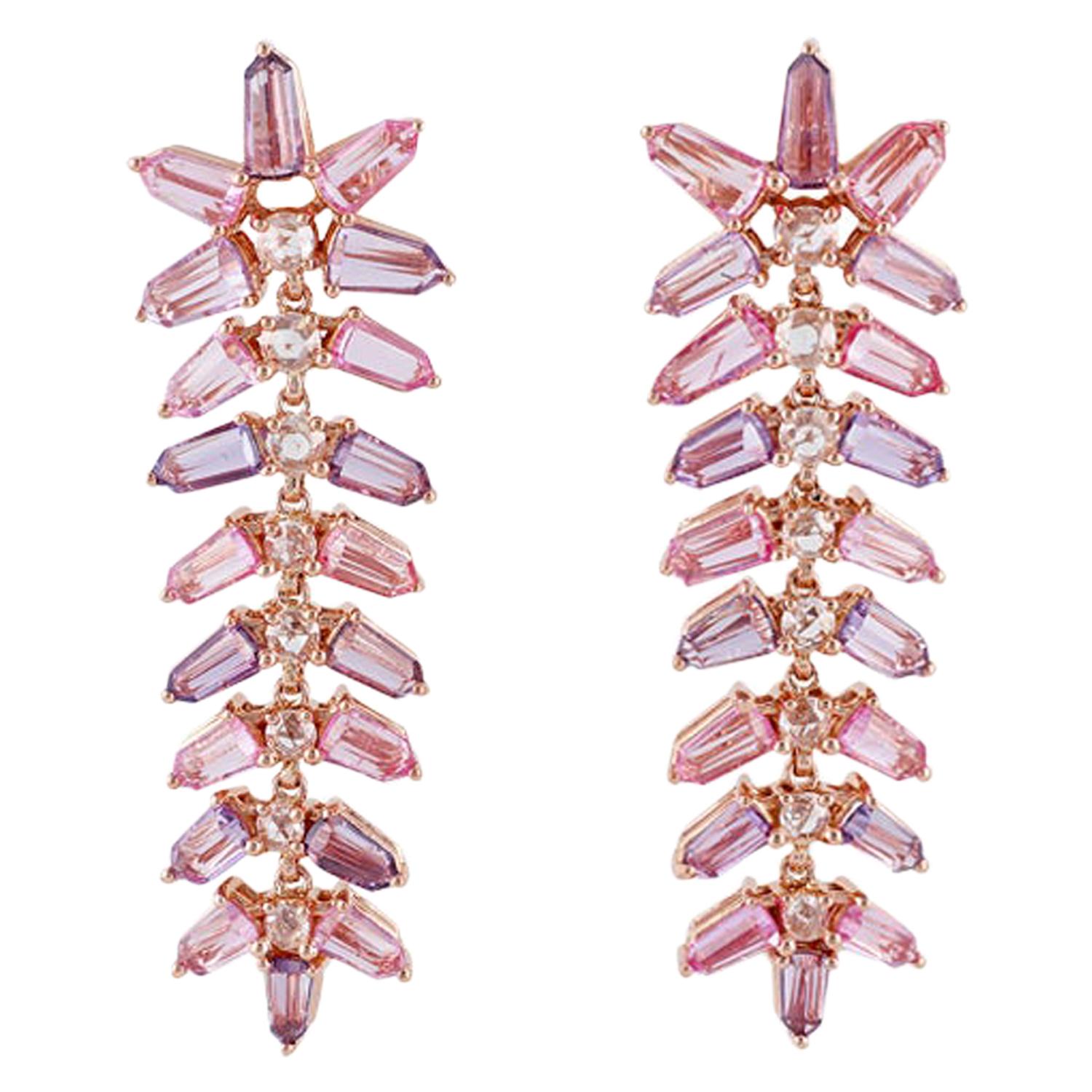Boucles d'oreilles en or rose 18 carats avec saphirs roses et diamants cloutés