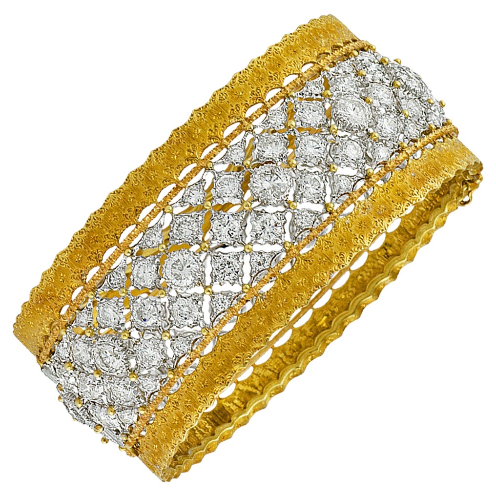 Buccellati Gold Leaf Motif Bangle Bracelet For Sale at 1stDibs