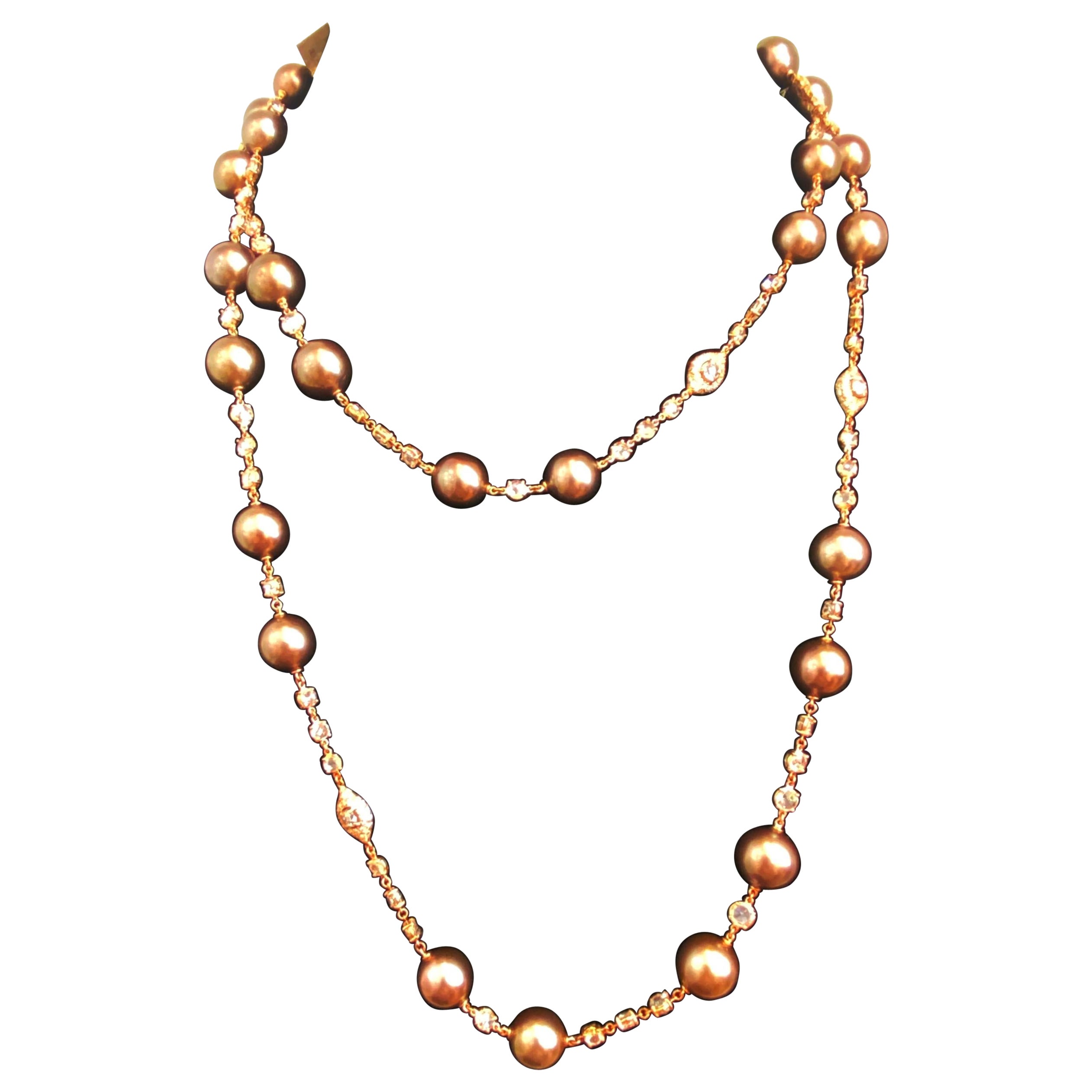 Halskette aus 18KT Roségold mit Diamanten und Südseeperlen im Angebot