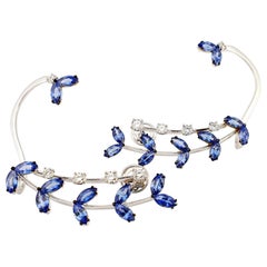 Boucles d'oreilles en or blanc 18 carats avec diamants et saphirs bleus