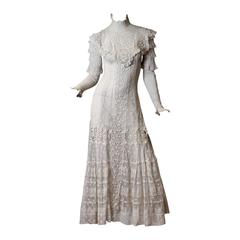 Robe de thé en dentelle de la fin de l'époque victorienne