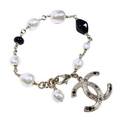 CHANEL Black and White Pearl Gold Tone Large CC Charm Bracelet New