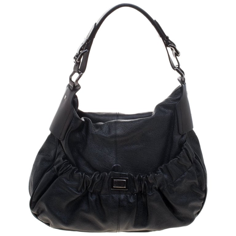 Burberry Black Patent Quilted Hoxton Hobo For Sale at 1stDibs