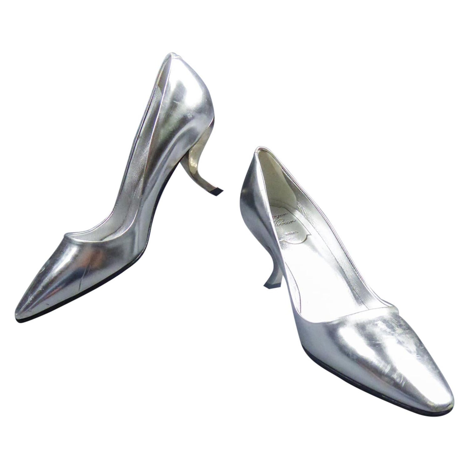 Iconic Pair of Roger Vivier Pumps with Virgule Heel Circa 1980 For Sale