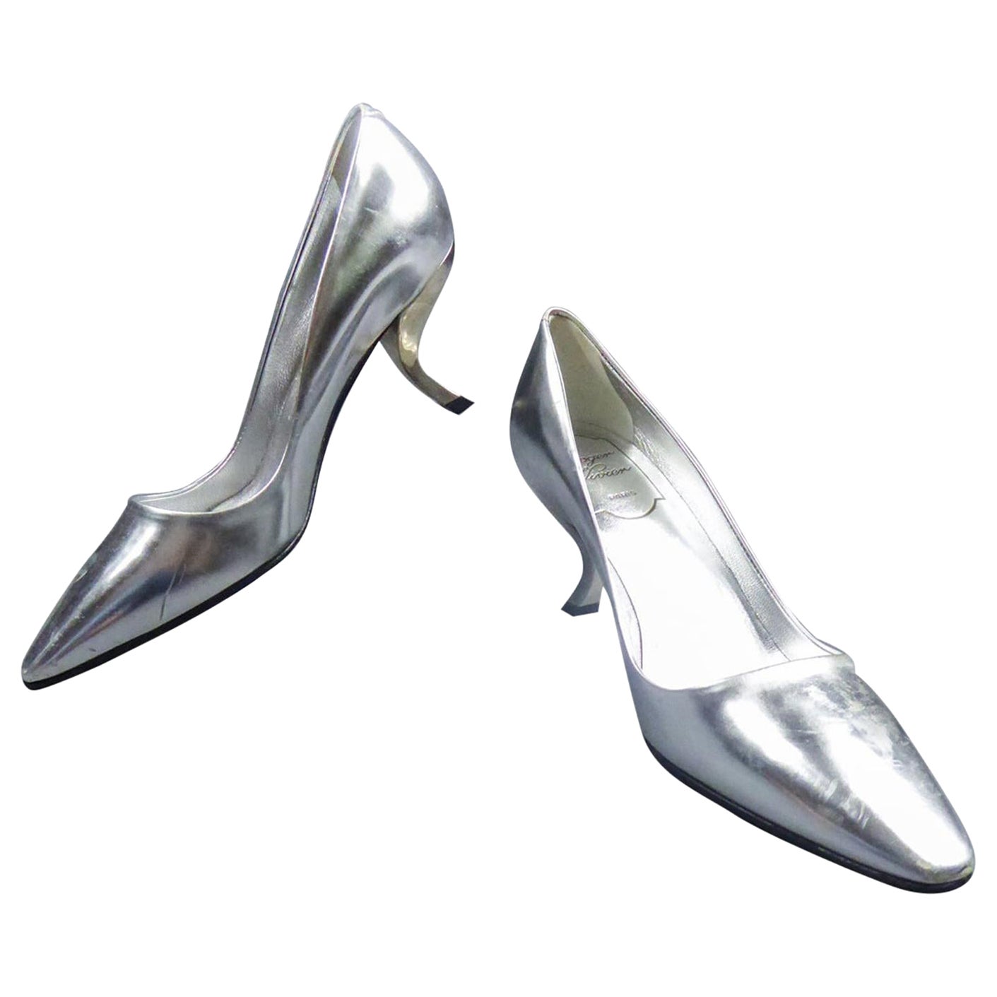 Iconic Pair of Roger Vivier Pumps with Virgule Heel Circa 1980 For Sale