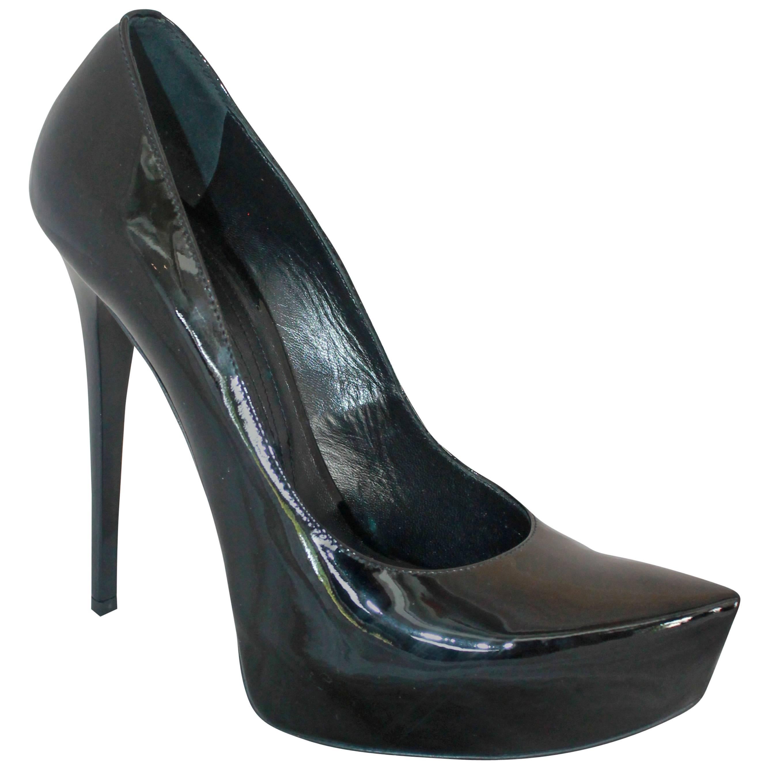 Gianmarco Lorenzi Schwarzer Lack Pumps mit spitzer Zehe - NWT - 40 im Angebot