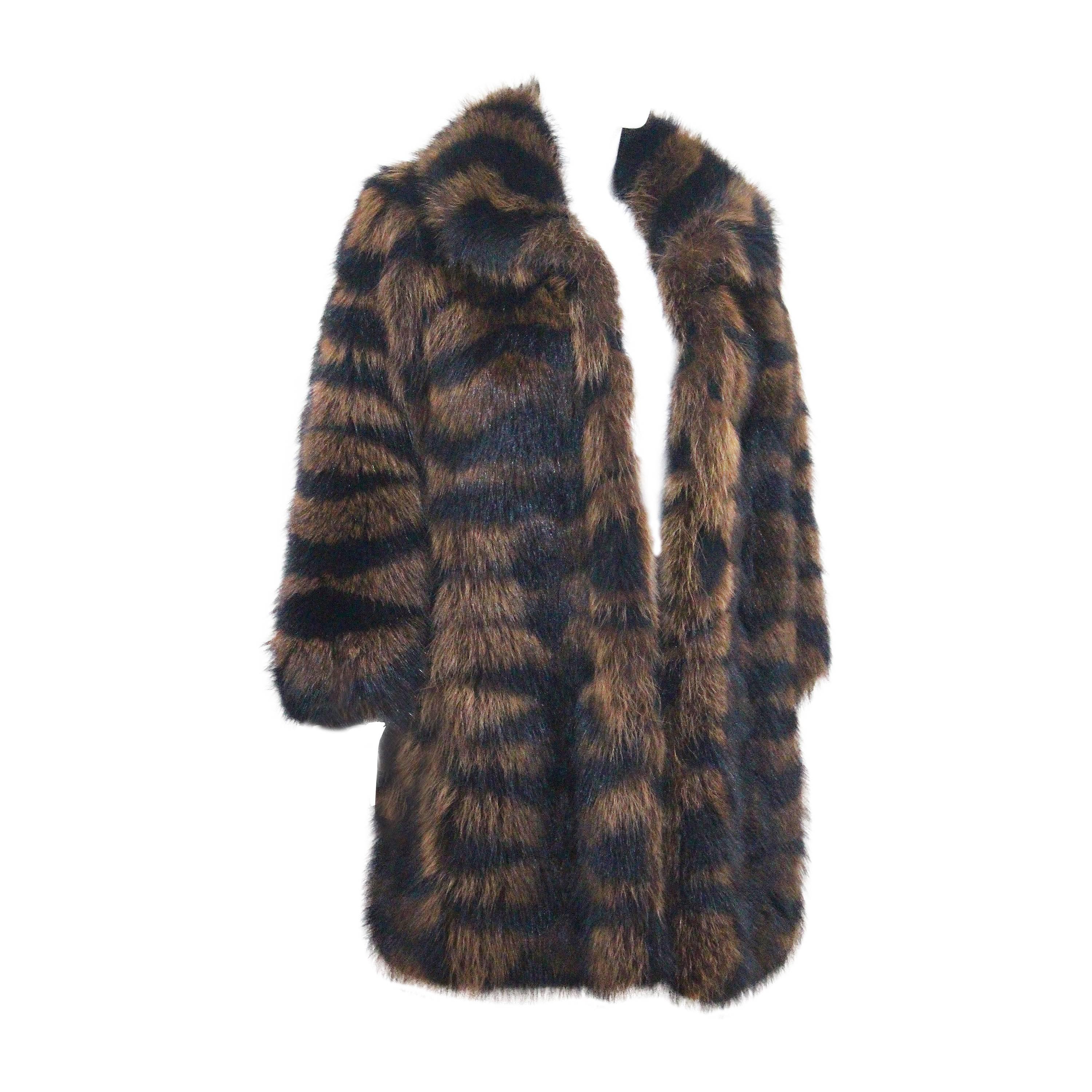 Manteau exceptionnel Yves Saint Laurent en fourrure de castor, vers les années 1980