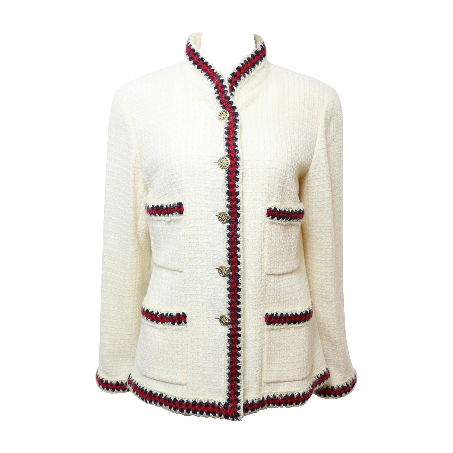 Chanel Classic White Wool Tweed Mandarin Collar Jacket For Sale at 1stdibs