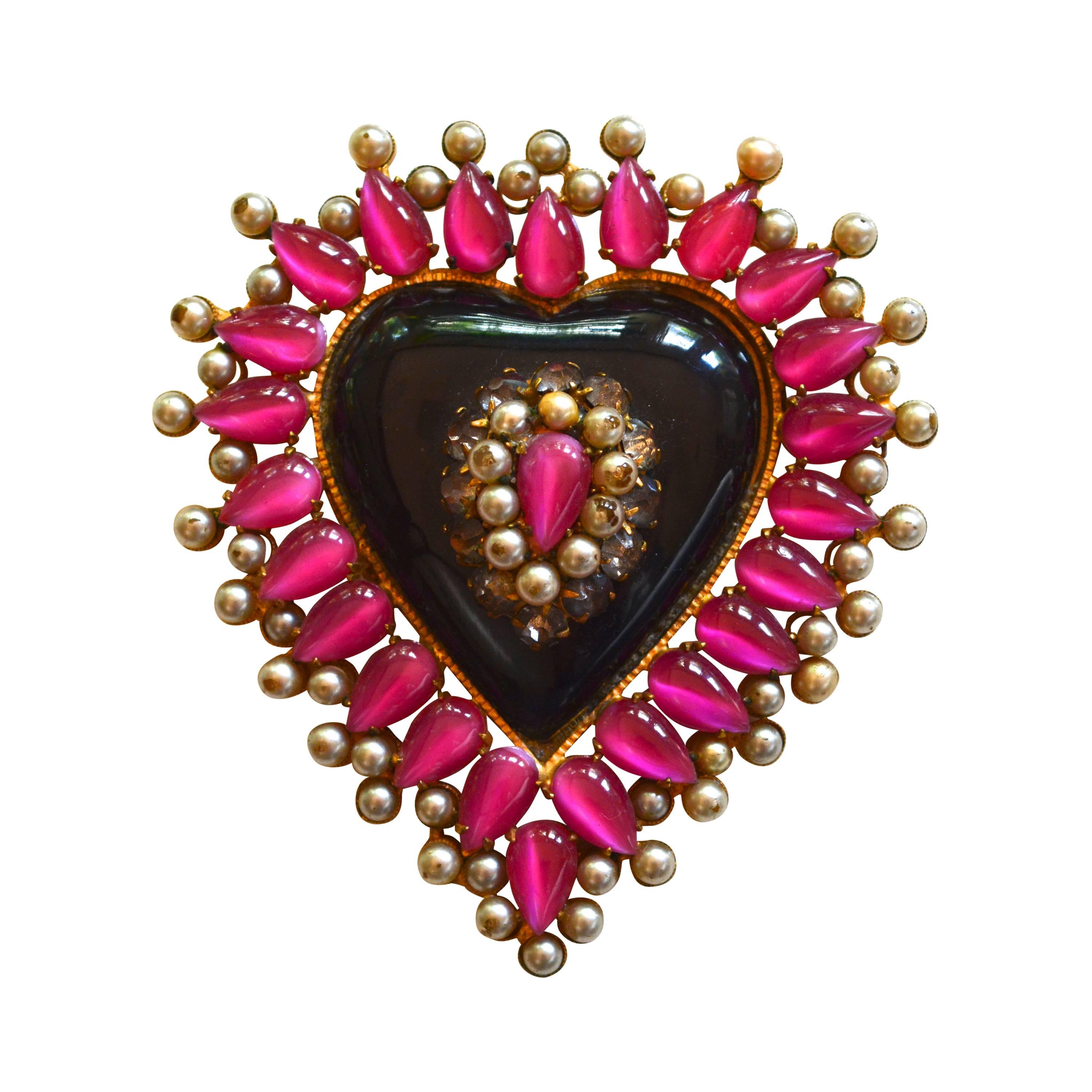 1940s Glass Heart and Bakelite Brooch For Sale