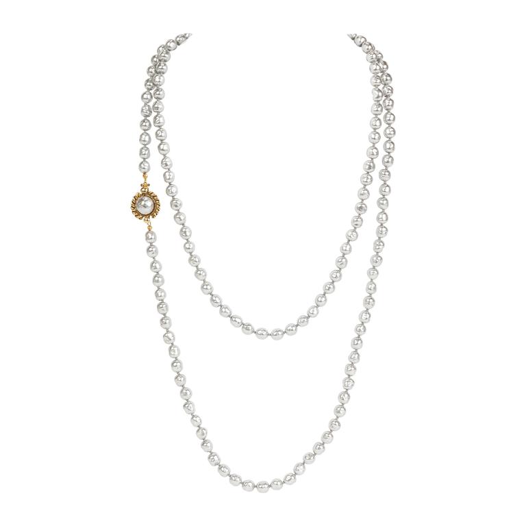 1981 Chanel Silver Gray Baroque Pearl Sautoir Opera Length Necklace at ...