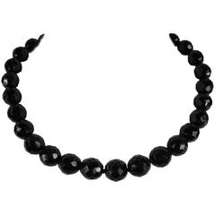 Timeless vintage 1940s Black faceted Glass Necklace 9