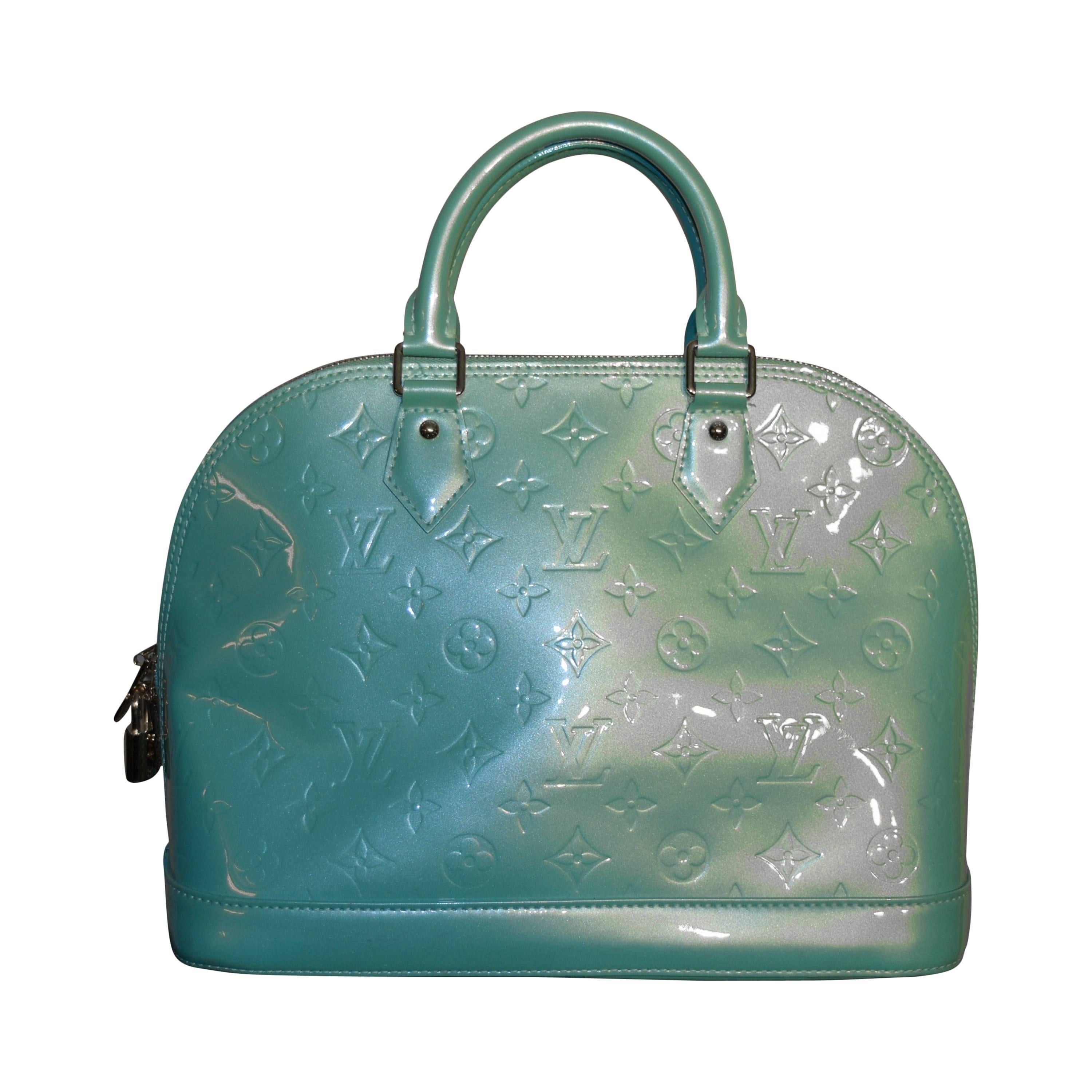 2000s Louis vuitton light green alma bag