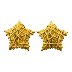 VINTAGE Gold Tone Metal Textured Star Clip On Earrings