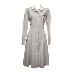 Uniforme d'infirmière d'avant la Seconde Guerre mondiale