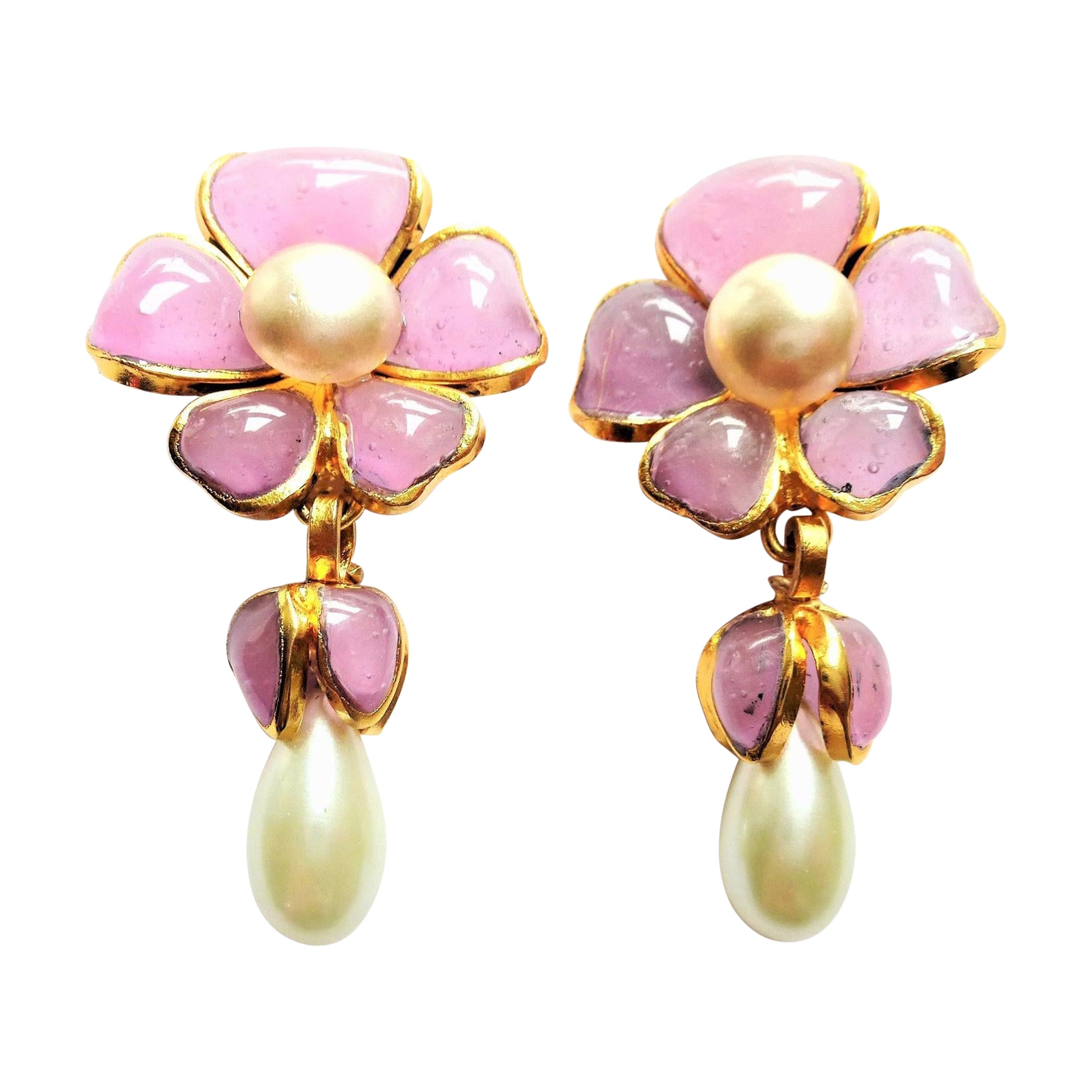 Chanel pink flower clip-on earring made by Gripoix gold plated 1990s 