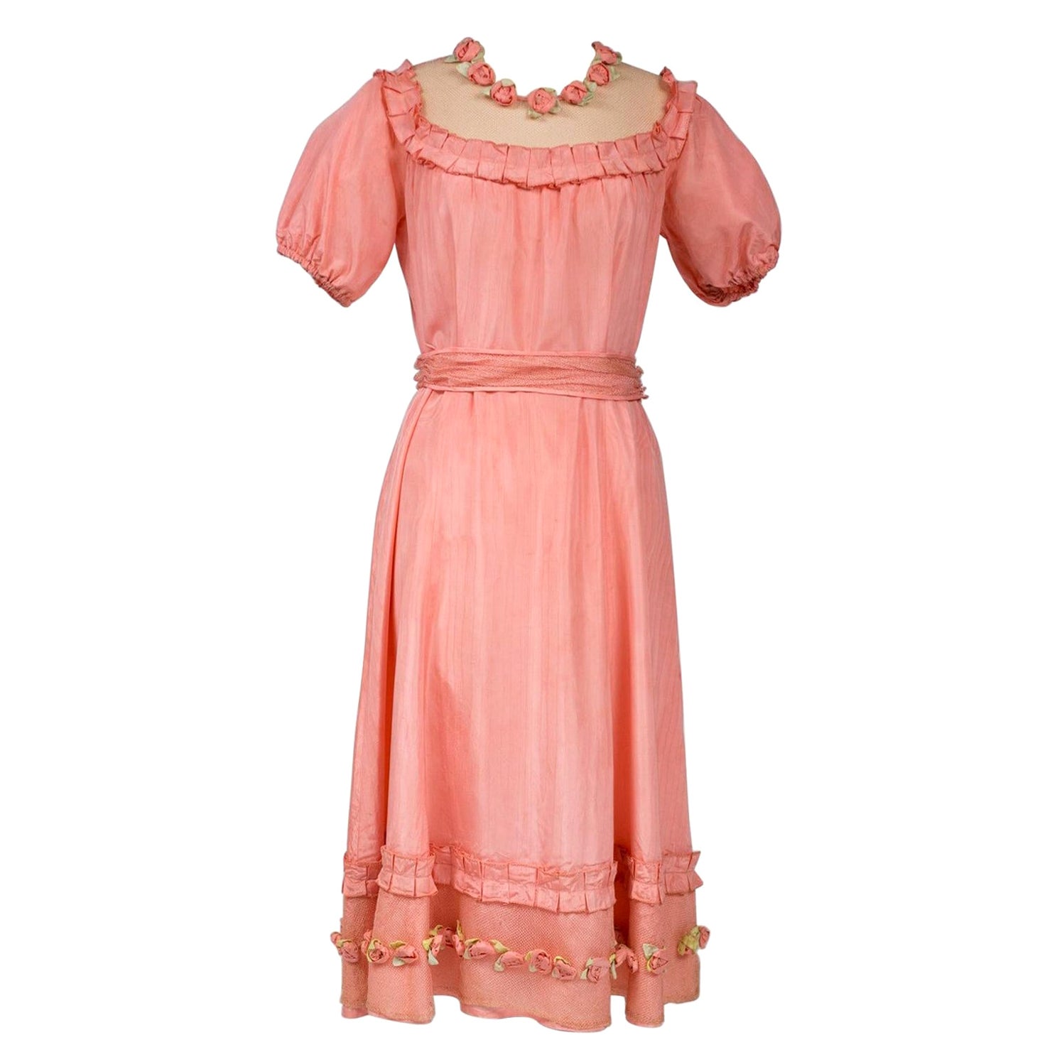 A French Summer Dress In artificial silk Taffeta Fabric Circa 1920/1930 For Sale