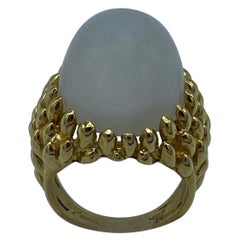 Vintage Yellow Gold and Moonstone Coctail Dome Ring 