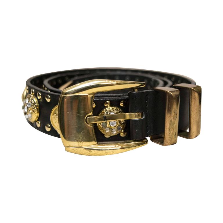 impuls nerveus worden Verplaatsbaar 1990s Versace Leather Belt With Gold Lion Studs at 1stDibs