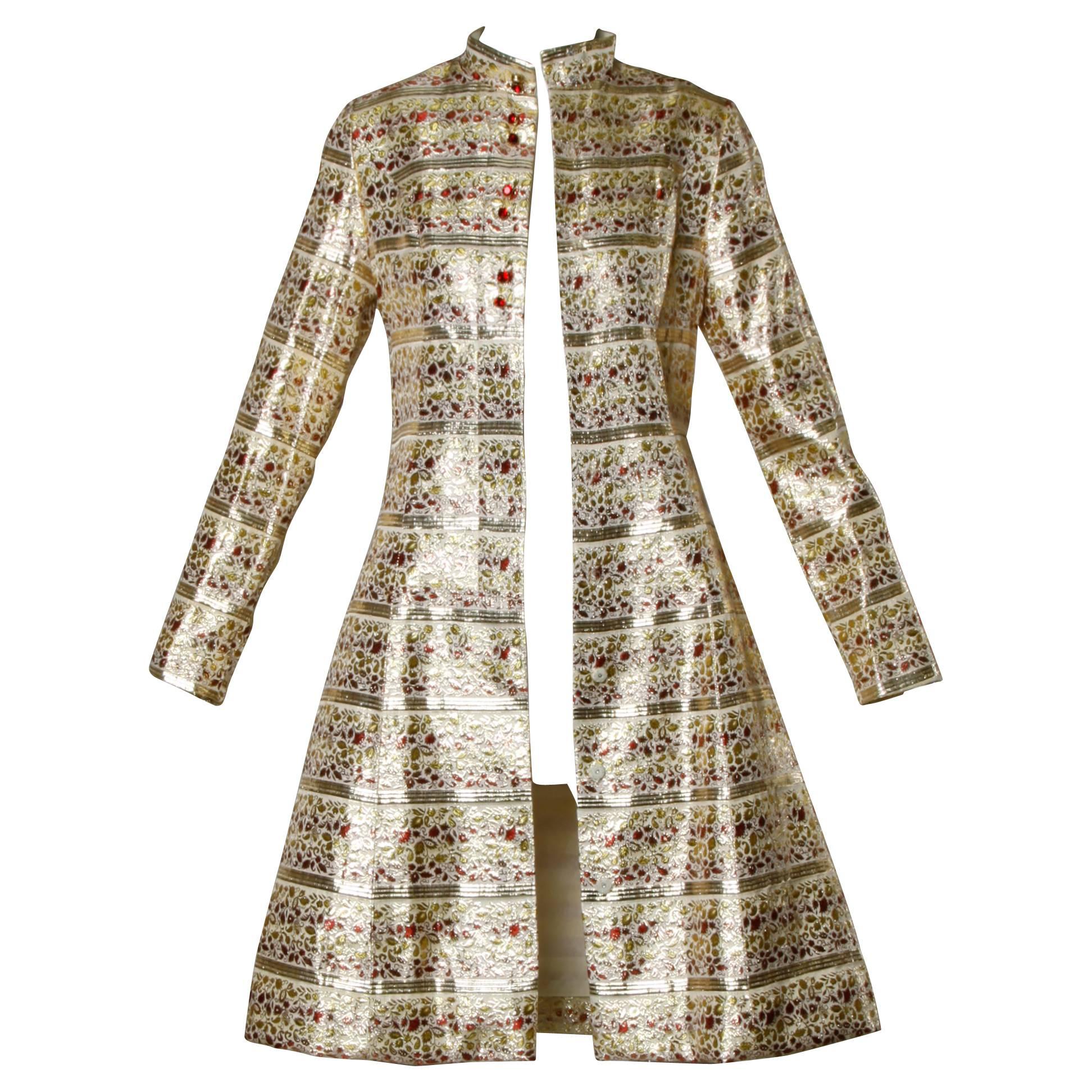 Manteau vintage en brocart métallisé avec strass Saks Fifth Avenue, années 1960 en vente