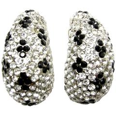Famous Vintage Signed Jarin Black
White Rhinestone Clip Earrings Famous Vintage Signed Jarin Black
White Rhinestone Clip Earrings