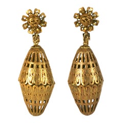 Pendientes con colgante etrusco Miriam Haskell