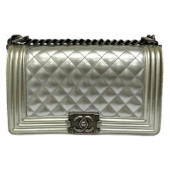 Chanel Chanel Silberne Ledertasche Boy Bag