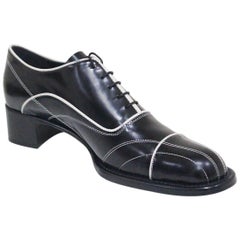 Prada lace up black leather brogues with contrast stitch sz 38.5, c.1990s