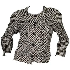 Chanel Schwarz-weiße Jacke mit Hahnentrittmuster Gr. 44