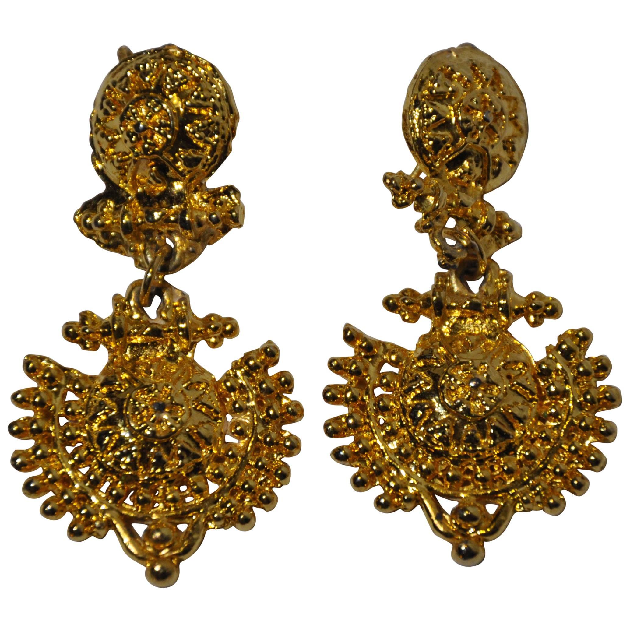 Engraved Gilded Gold Vermeil Finished Hardware Hanging Earrings For Sale